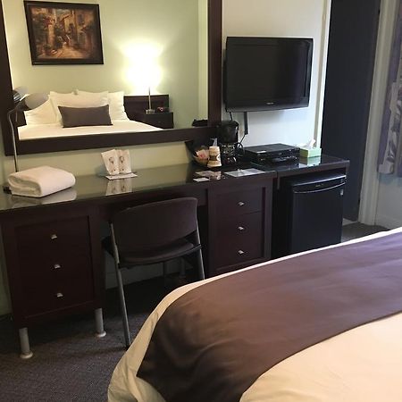 Auberge Centre Ville Saguenay Ngoại thất bức ảnh