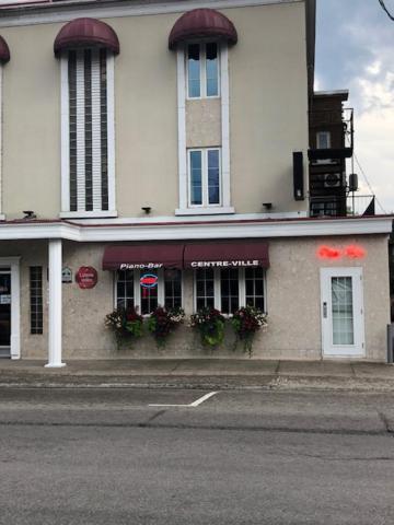 Auberge Centre Ville Saguenay Ngoại thất bức ảnh