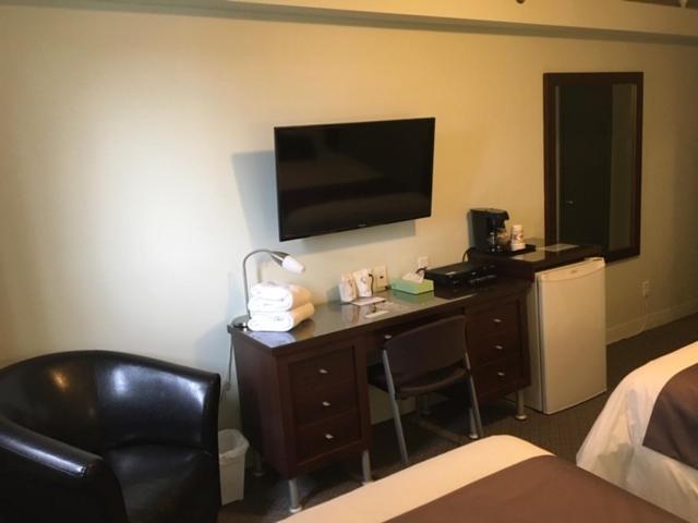 Auberge Centre Ville Saguenay Ngoại thất bức ảnh