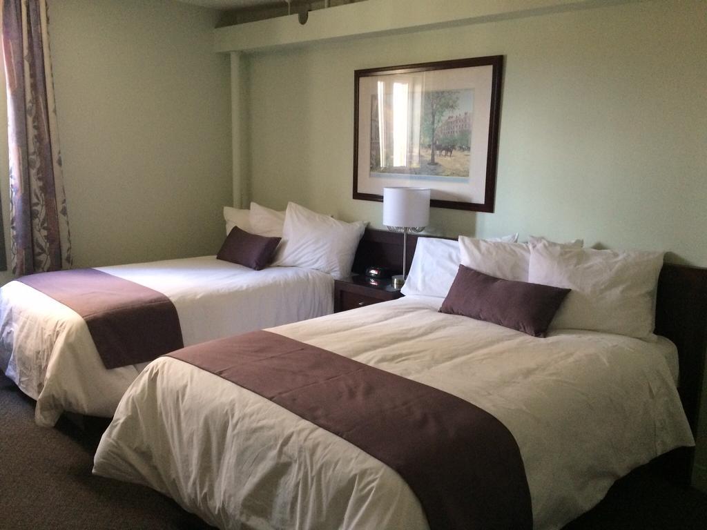 Auberge Centre Ville Saguenay Ngoại thất bức ảnh