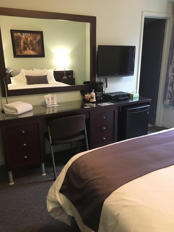 Auberge Centre Ville Saguenay Ngoại thất bức ảnh