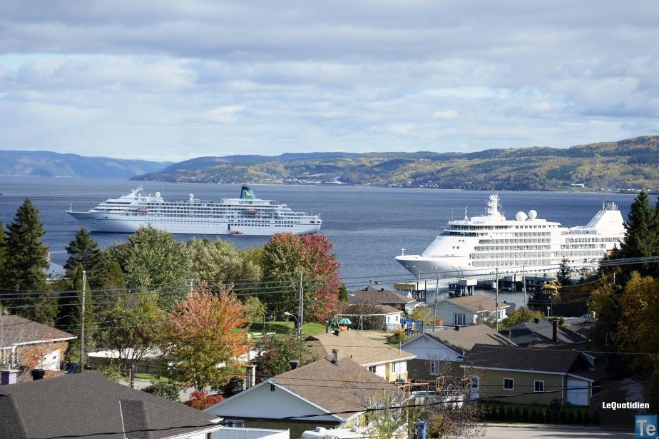Auberge Centre Ville Saguenay Ngoại thất bức ảnh